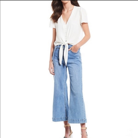 Gianni Bini Valerie V-Neck Tie Hem Blouse - Picture 3 of 10